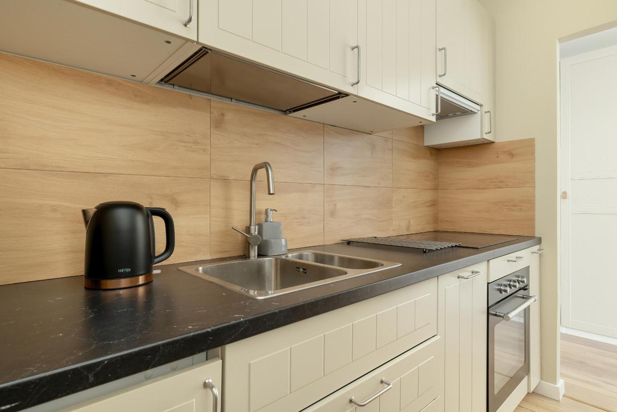 Tysiaclecia Studio Apartament Z Balkonem I Darmowym Parkingiem By Noclegi Renters Катовіце Екстер'єр фото