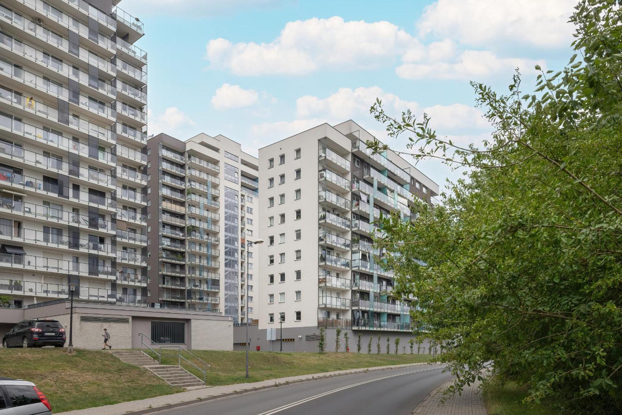 Tysiaclecia Studio Apartament Z Balkonem I Darmowym Parkingiem By Noclegi Renters Катовіце Екстер'єр фото