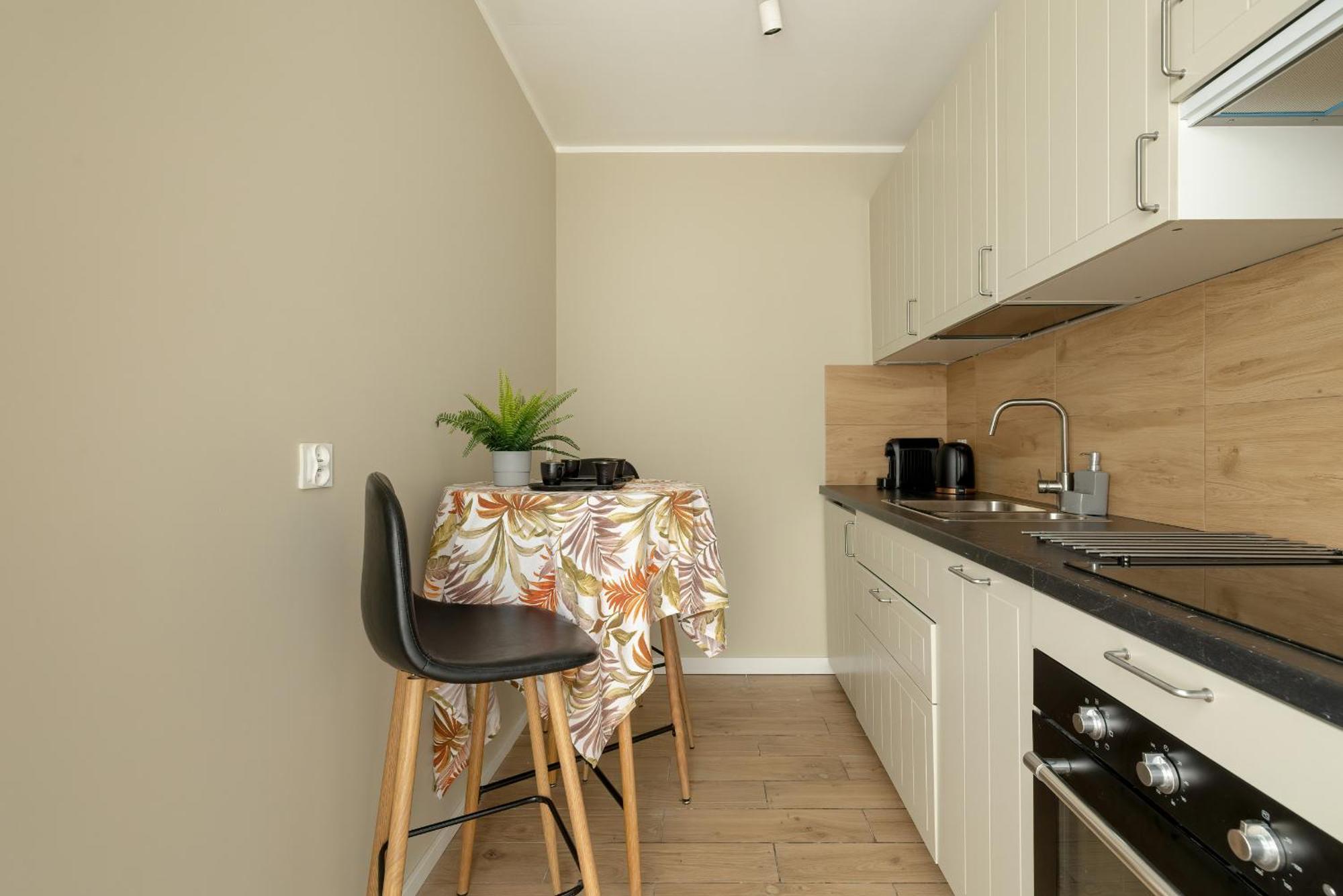 Tysiaclecia Studio Apartament Z Balkonem I Darmowym Parkingiem By Noclegi Renters Катовіце Екстер'єр фото