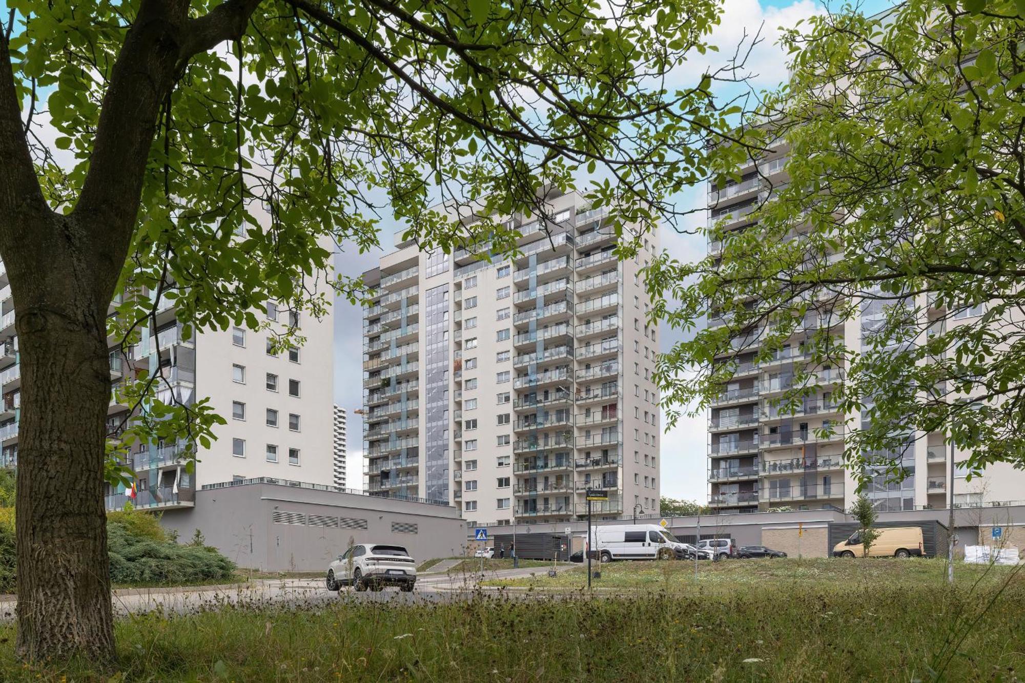 Tysiaclecia Studio Apartament Z Balkonem I Darmowym Parkingiem By Noclegi Renters Катовіце Екстер'єр фото